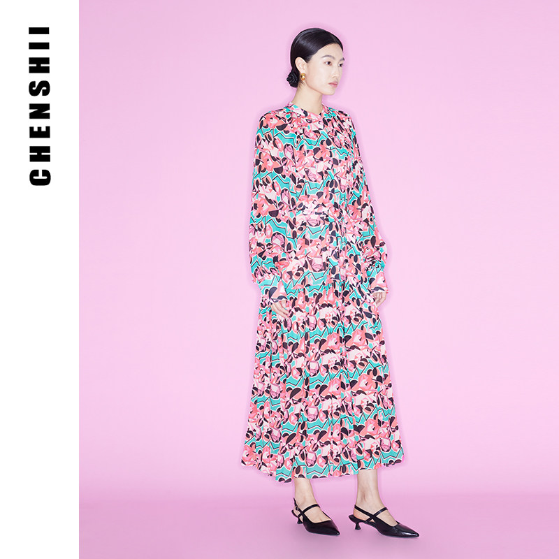 CHENSHII官方 2026秋季新款时尚优雅花色立领褶饰阔摆连衣裙女