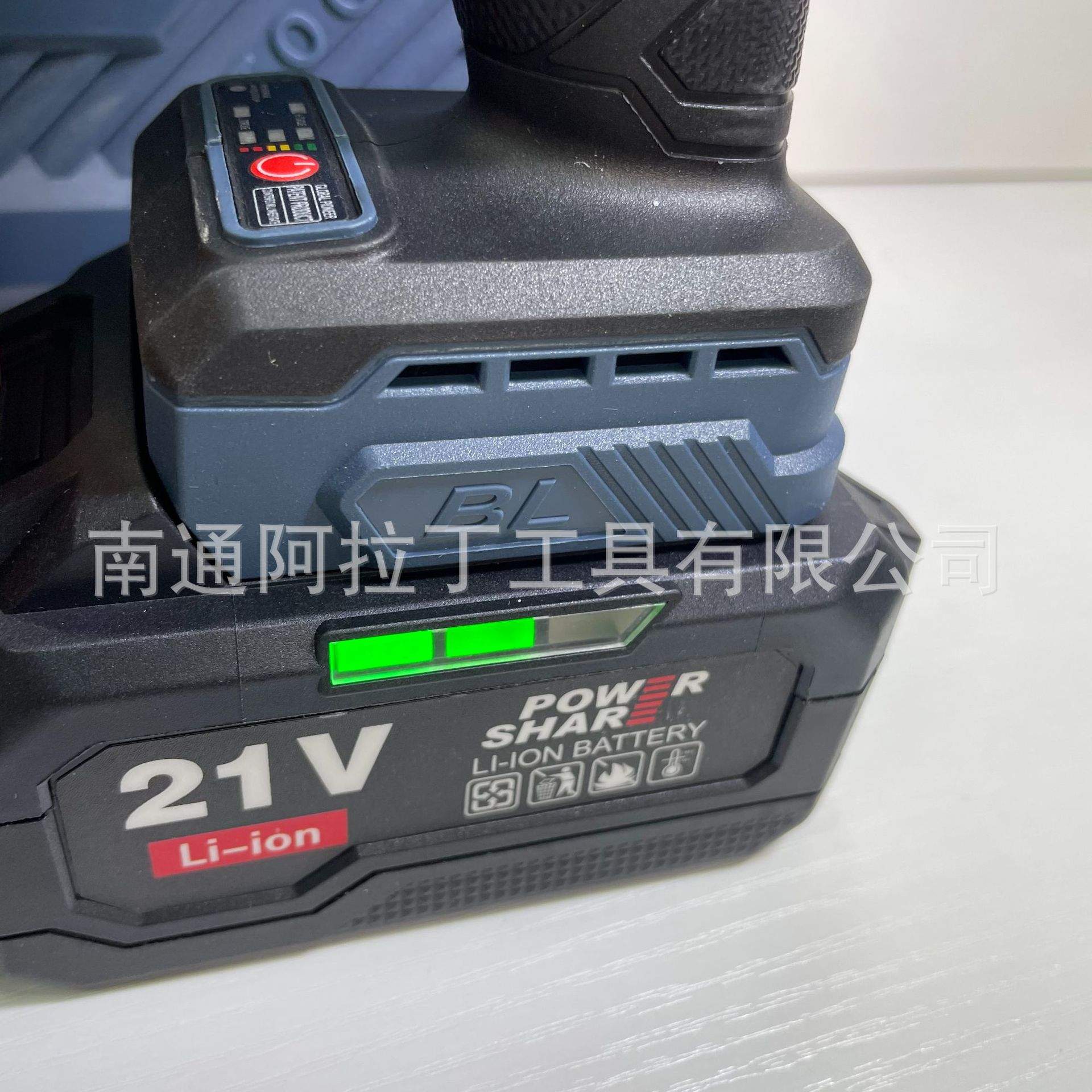(可1台代发编号065)外贸锂电无刷冲击电动扳手(侧灯电池包)