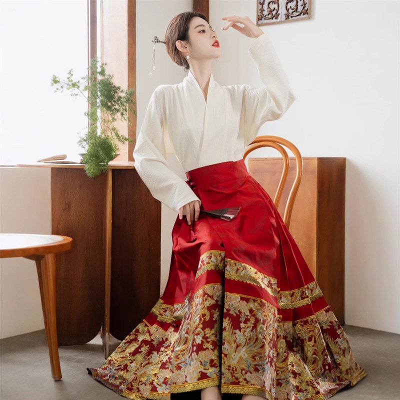 速发明制汉服缔结改良飞机袖新中式红色刺绣马面裙日常百搭套装复