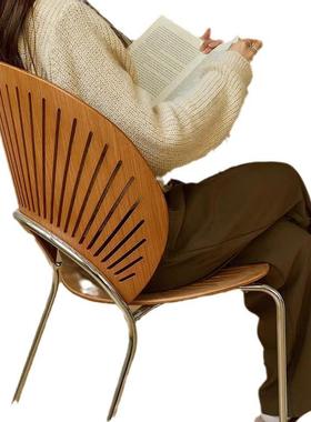 轻XZC366北欧实木贝椅壳奶油红C366风餐桌椅设计师奢白色餐椅网靠