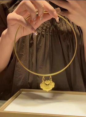 黄金色锦鲤锁项圈吊坠项链女复古平安锁包搭配颈圈送礼百搭锁骨链