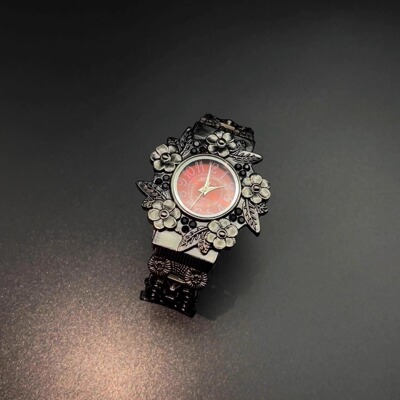 Vintage古着 Relief flowers手表