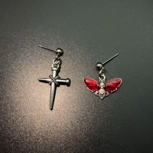 Vintage古着 Moth skeleton耳饰