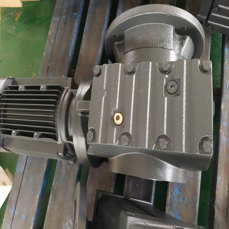 空心轴输出法兰安装侧面安装SAF57低脚螺丝固定形式斜蜗杆减速机