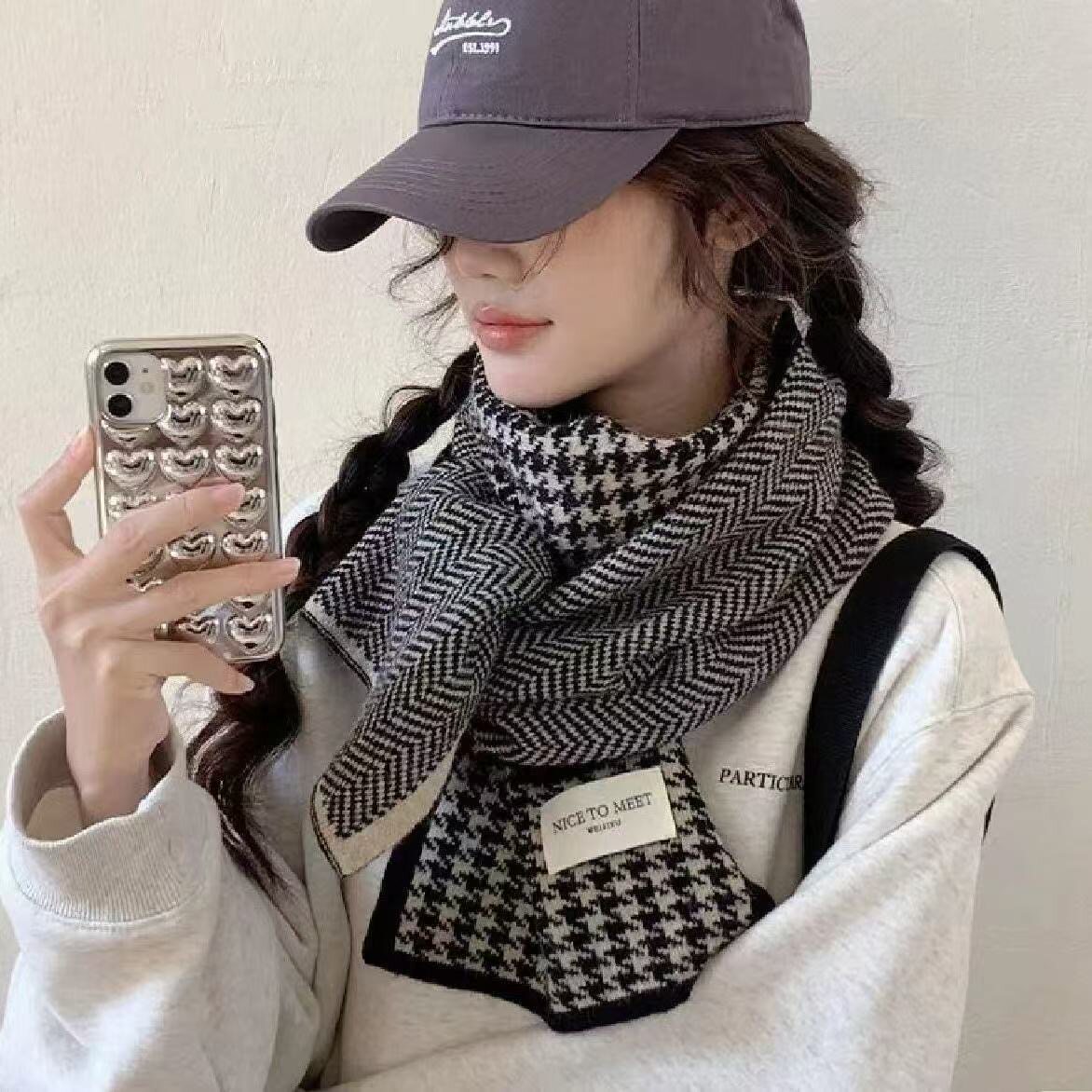 新款围巾女冬季韩版百搭保暖加厚围脖学生情侣款披肩两用