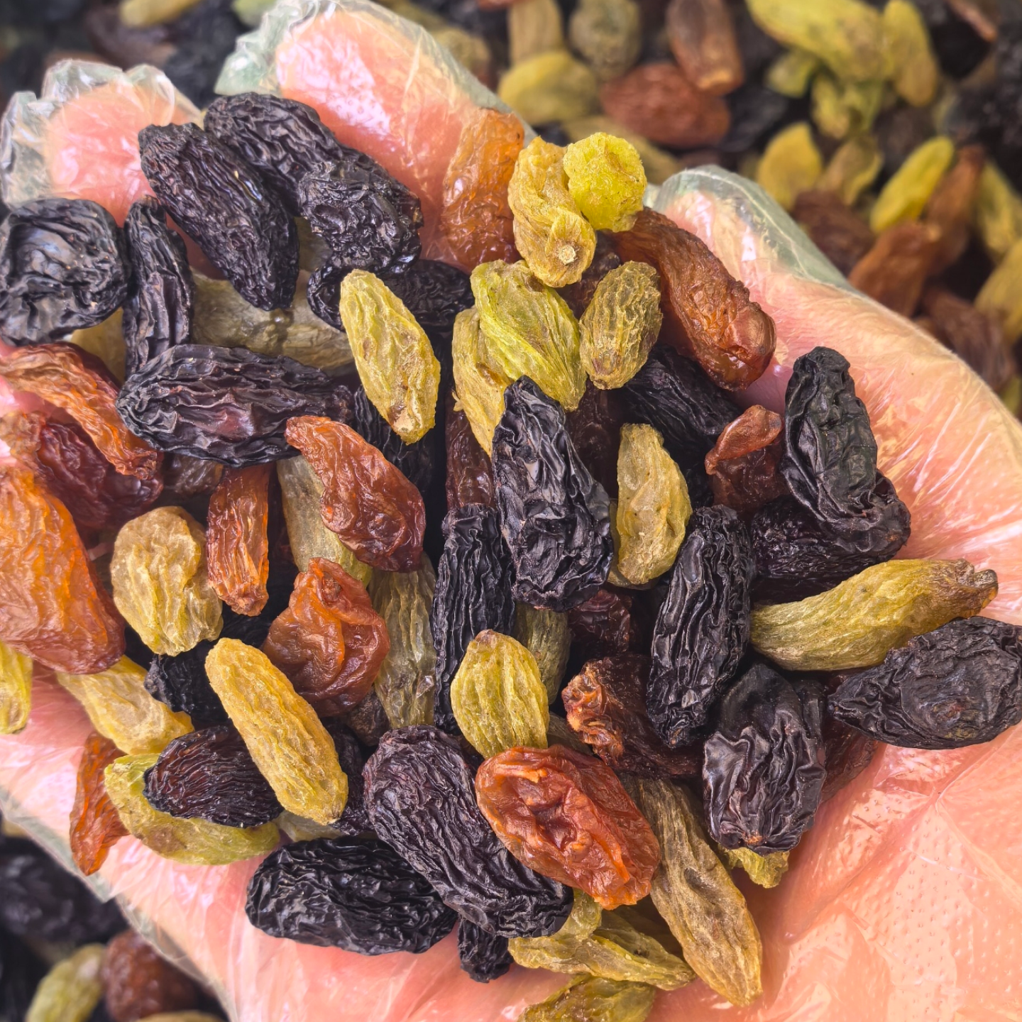 新疆吐鲁番葡萄干彩虹三色组合新疆特产