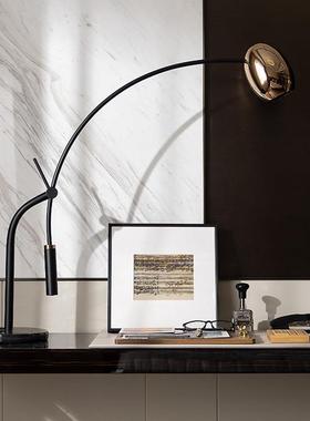 挂画样板间办公书桌垫台灯阅读主题桌面组合饰品售楼处书房搭配