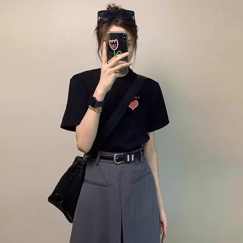 黑色短袖正肩棉质t恤女夏季设计T恤