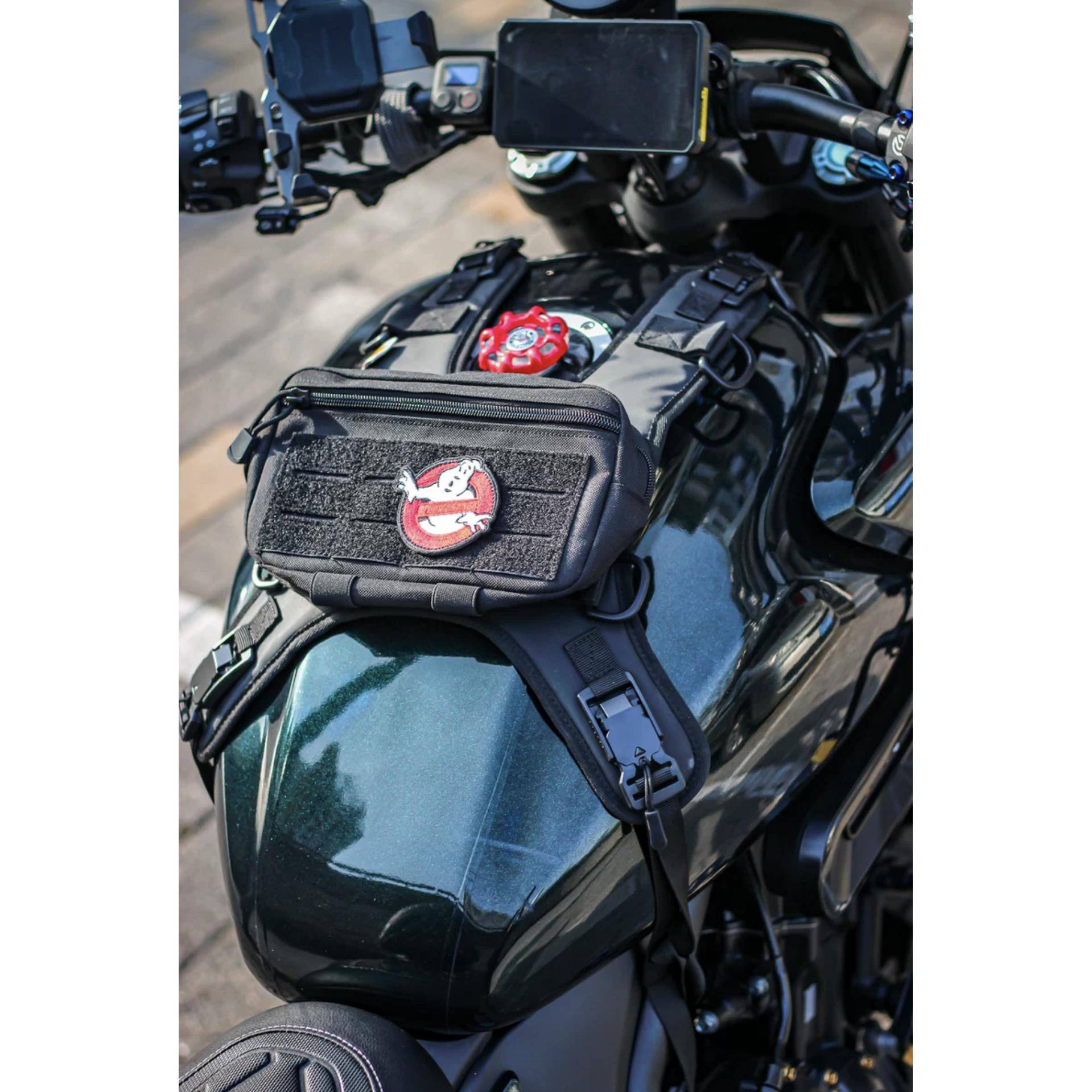 机车油箱包挂载底座侧边后座包油箱挂载马甲全机能molle装备