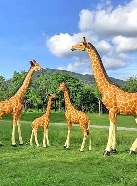 户外发光长颈鹿雕塑幼儿园林景观玻璃钢雕塑仿真动物落地装饰小品