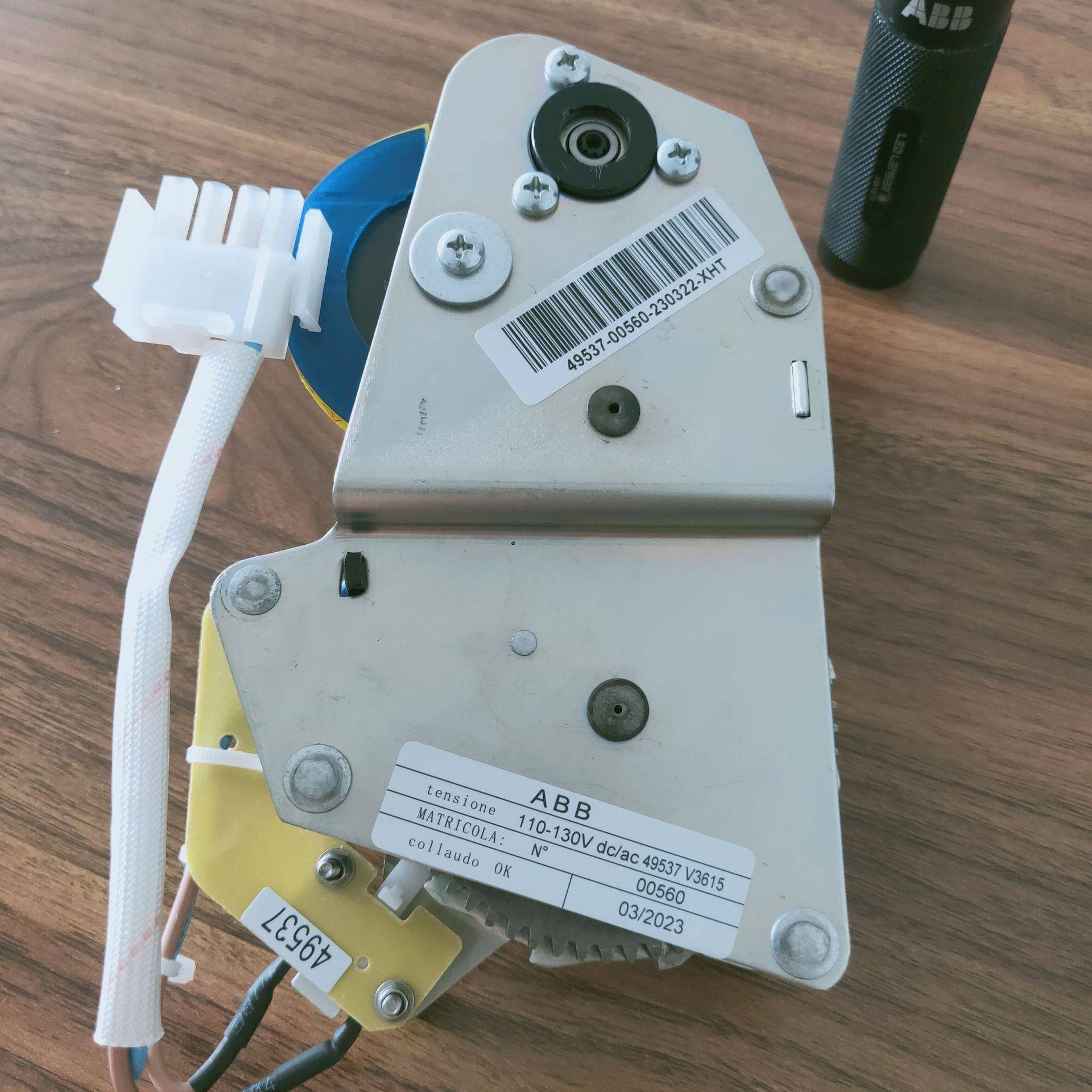 1YHB000000001071YHB00000000108储能电机MS110V220V200W