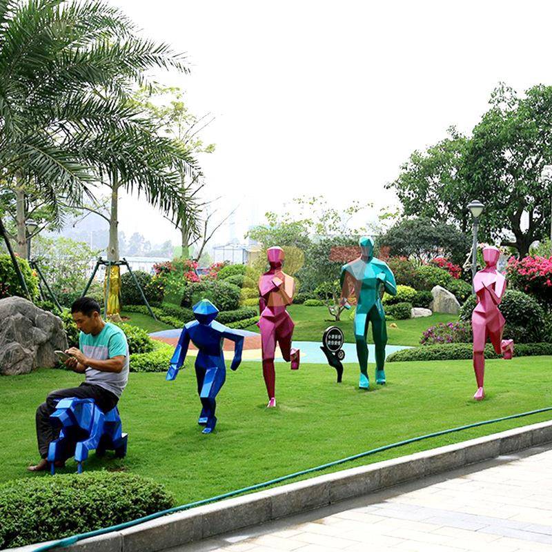 龙岗区力必特抽象人物玻璃钢景观广场雕塑公园草坪奔跑城市地标