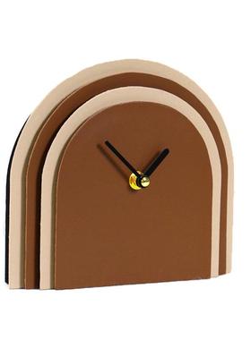 现代轻奢艺术拱形皮革钟台上钟表摆件样板间售楼处客厅软装饰品