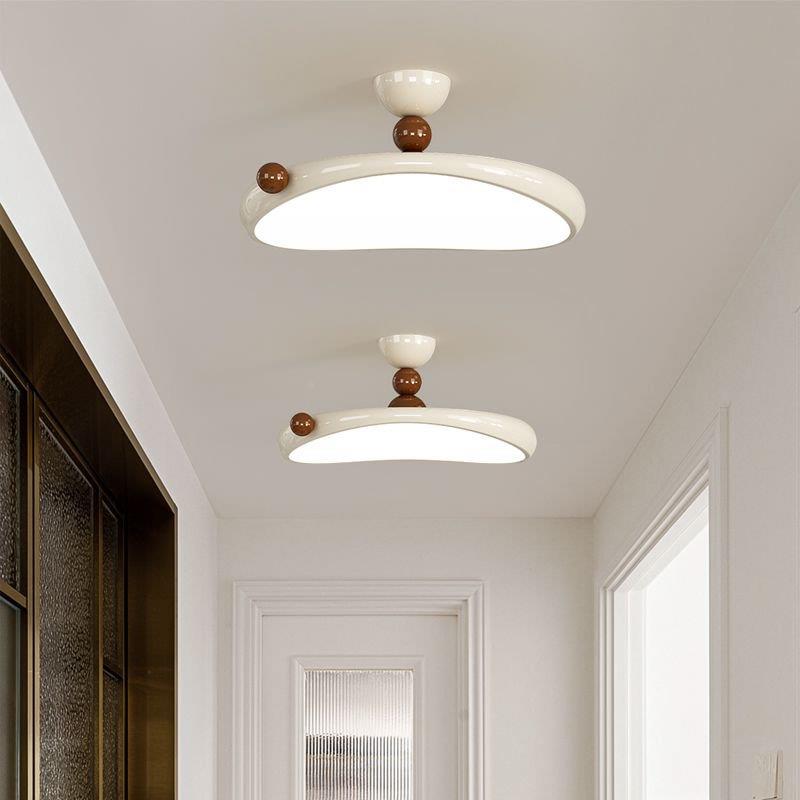 法奶油风卧室灯儿童护房眼书房奶顶豆式灯简约现代飞碟房间IRG灯