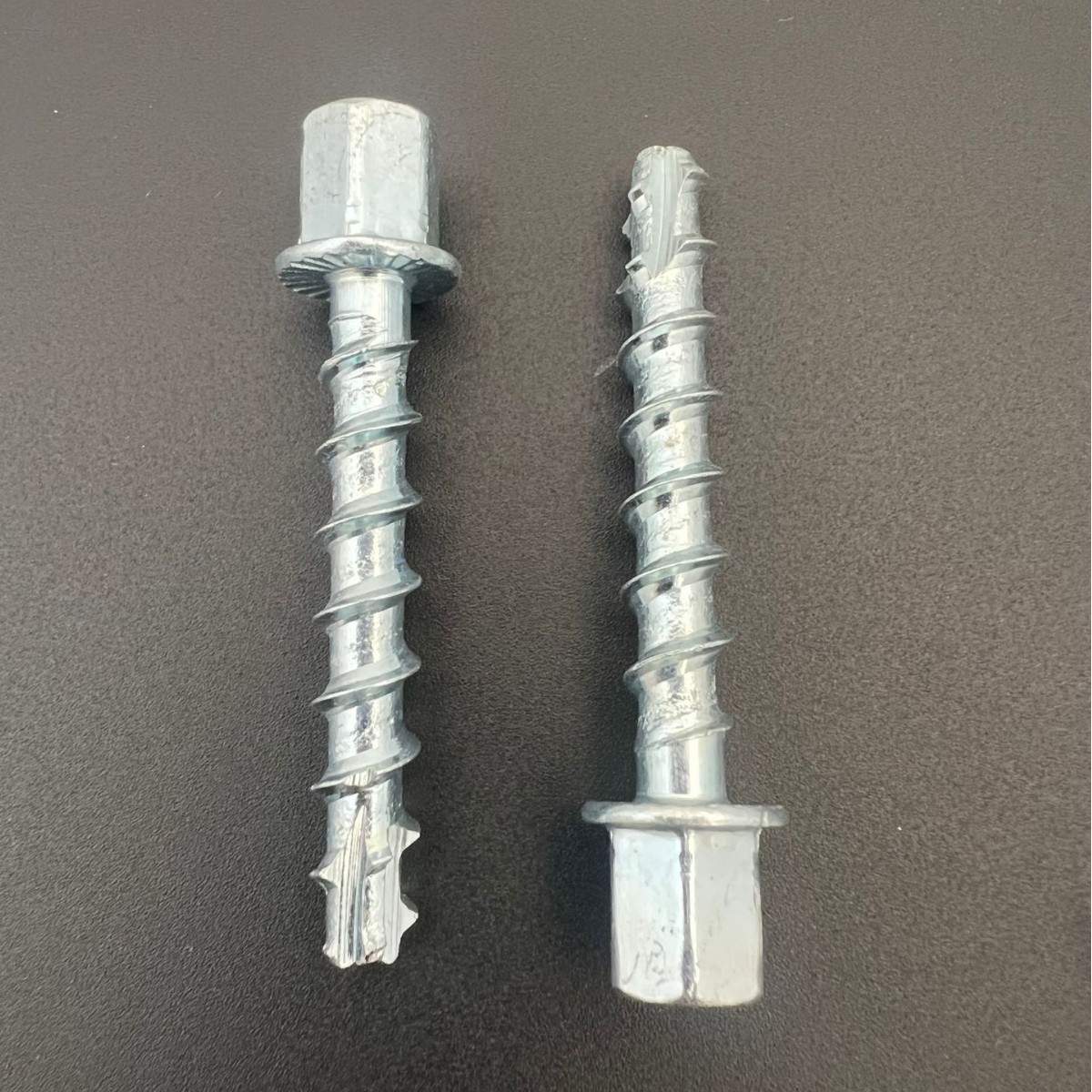 吊顶水泥螺栓 高强度 蓝白锌 带割尾