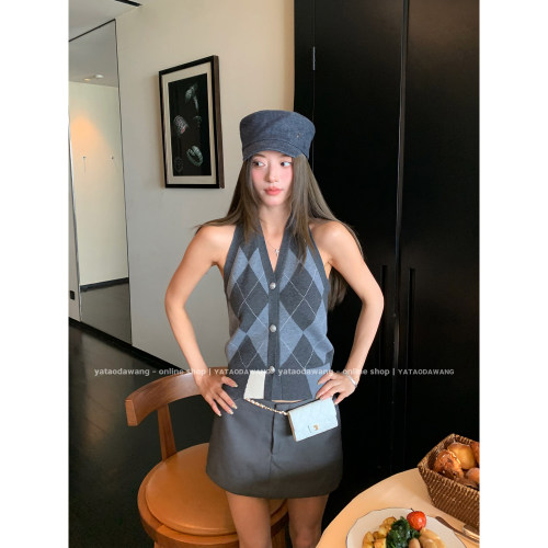 牙套大汪【素人爱豆】菱格挂脖毛针织背心上衣拿捏纯欲分分钟迷倒