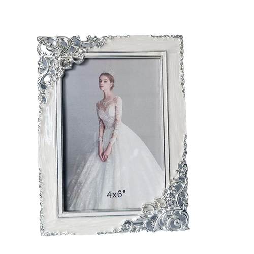 银色珐琅彩金属相框，轻巧硬度高家庭摆件装饰点缀