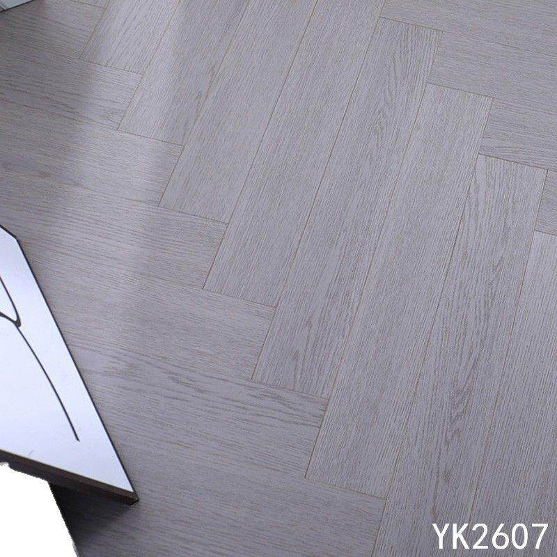 三层实木复合木地板家用人字拼鱼骨拼14mm木地板黑胡桃原木风