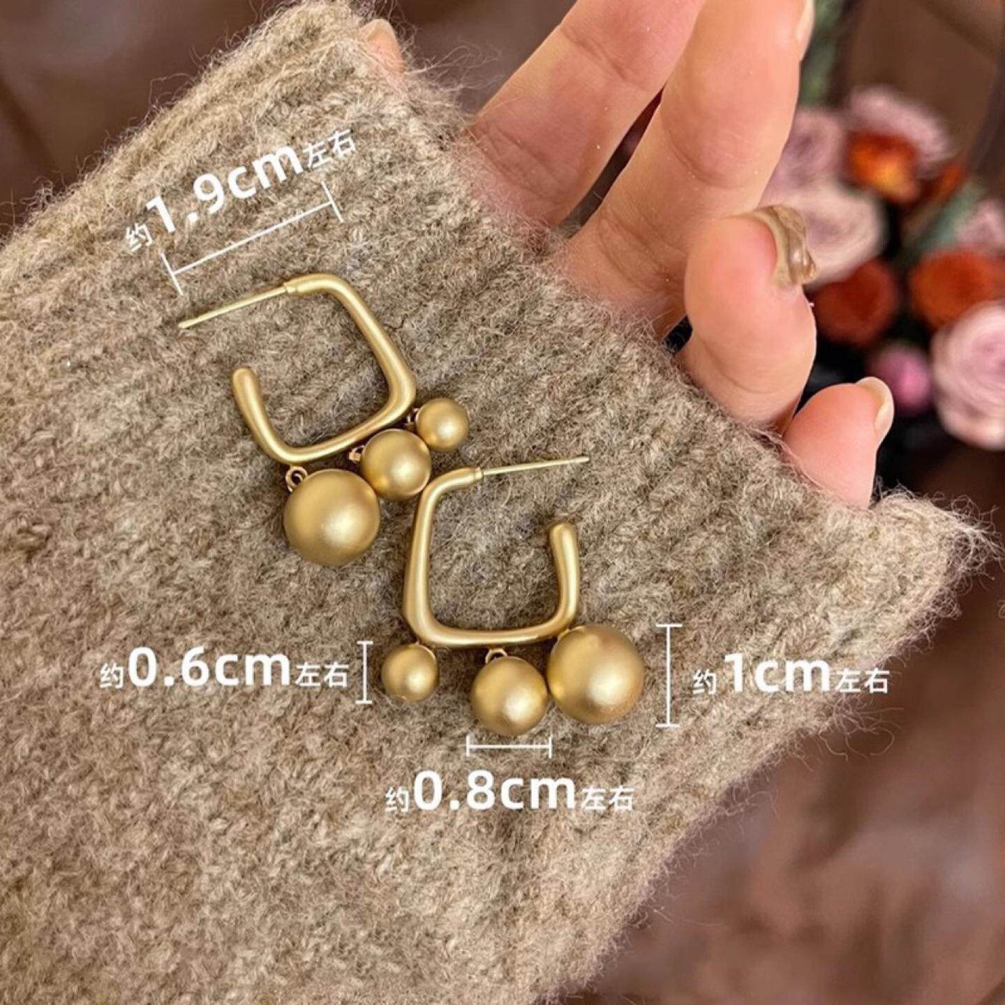 法式设计感金色珠珠几何耳环轻奢简约复古小众冷淡风百搭耳钉耳饰