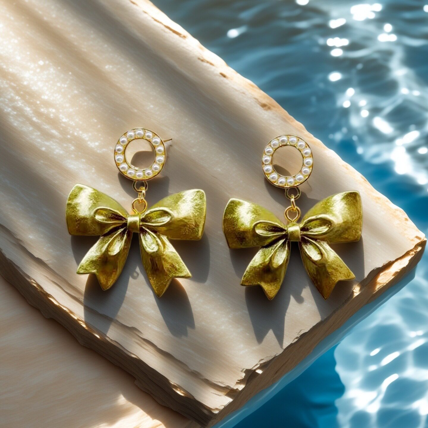 金色蝴蝶结复古耳环女新款可爱港风耳钉气质百搭精致耳饰小众饰品