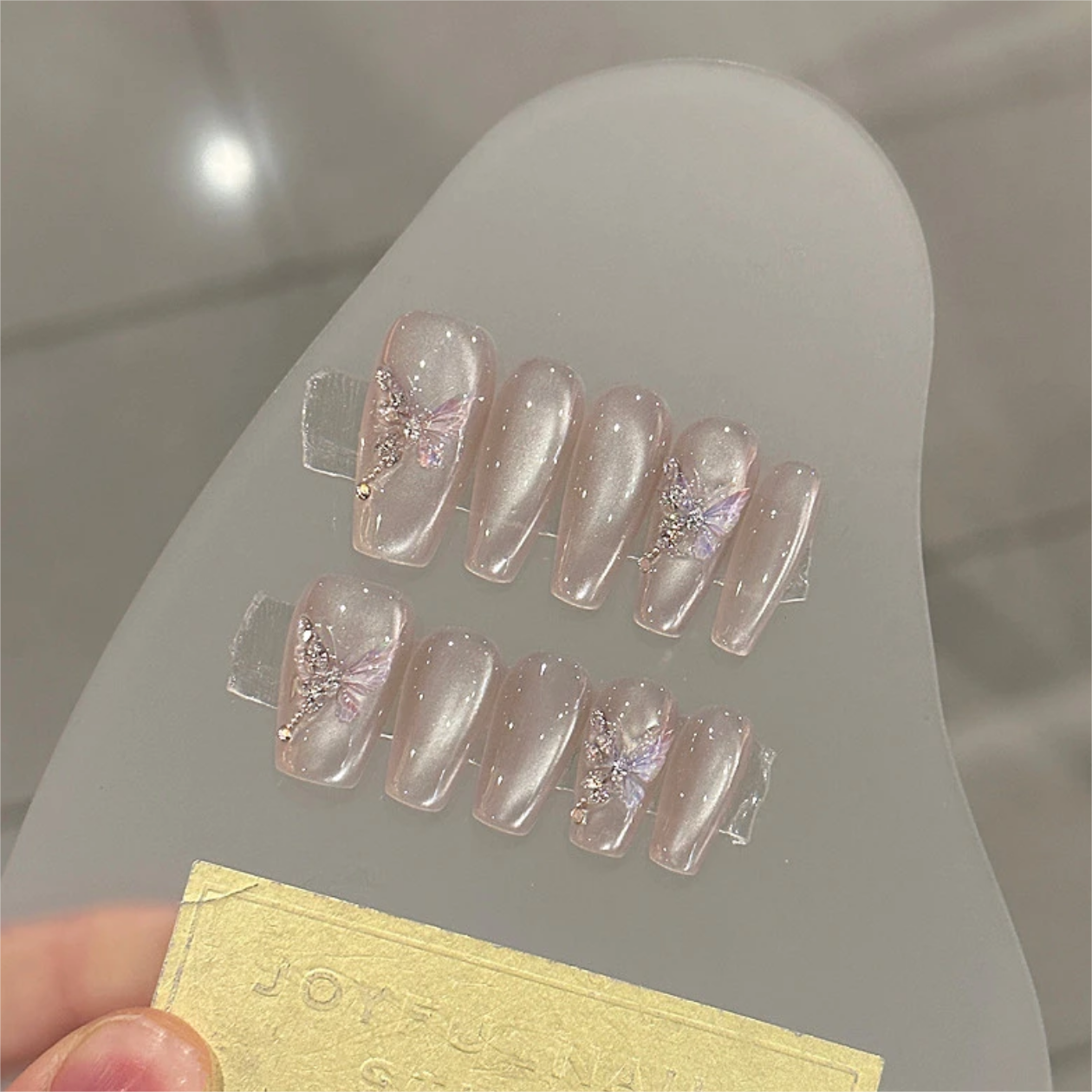 纯手工儿童穿戴甲女童美甲上春山新品追光猫眼3D立体镭射蝴蝶