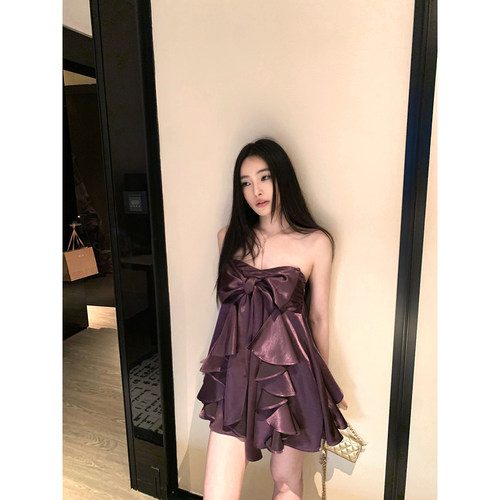 吴太甜蝴蝶结飘带缎面抹胸裙