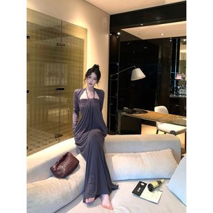 吴太甜纯欲荡领坎肩挂脖抹胸连衣裙女2025秋季收腰显瘦纸片人长裙