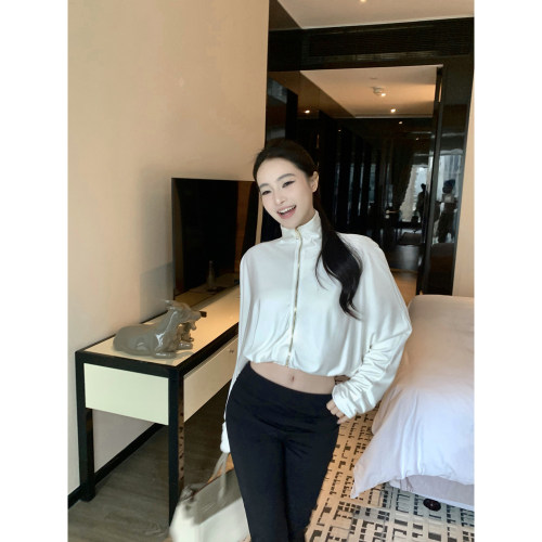 吴太甜花苞立领蝙蝠袖拉链外套