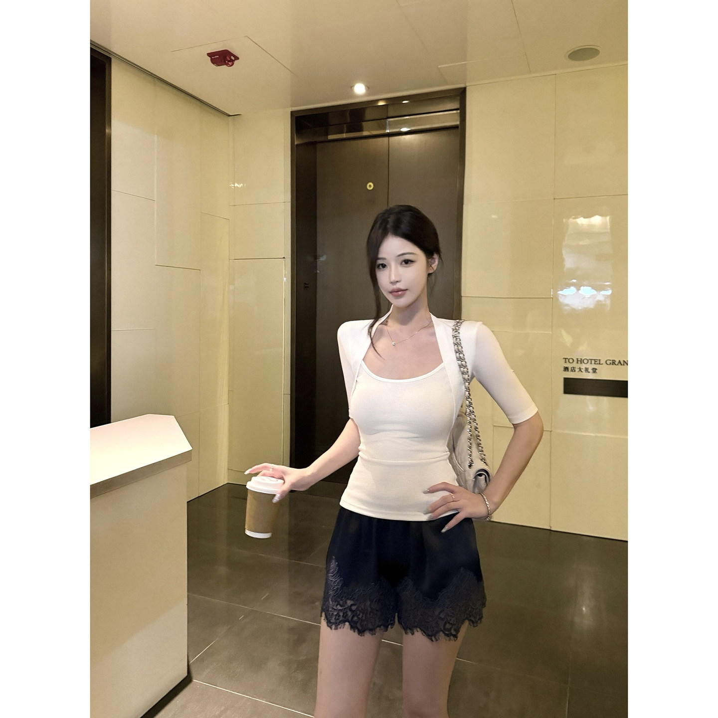 吴太甜 莱赛尔混纺气质坎肩中袖T恤女弹力修身收腰显瘦假两件上衣