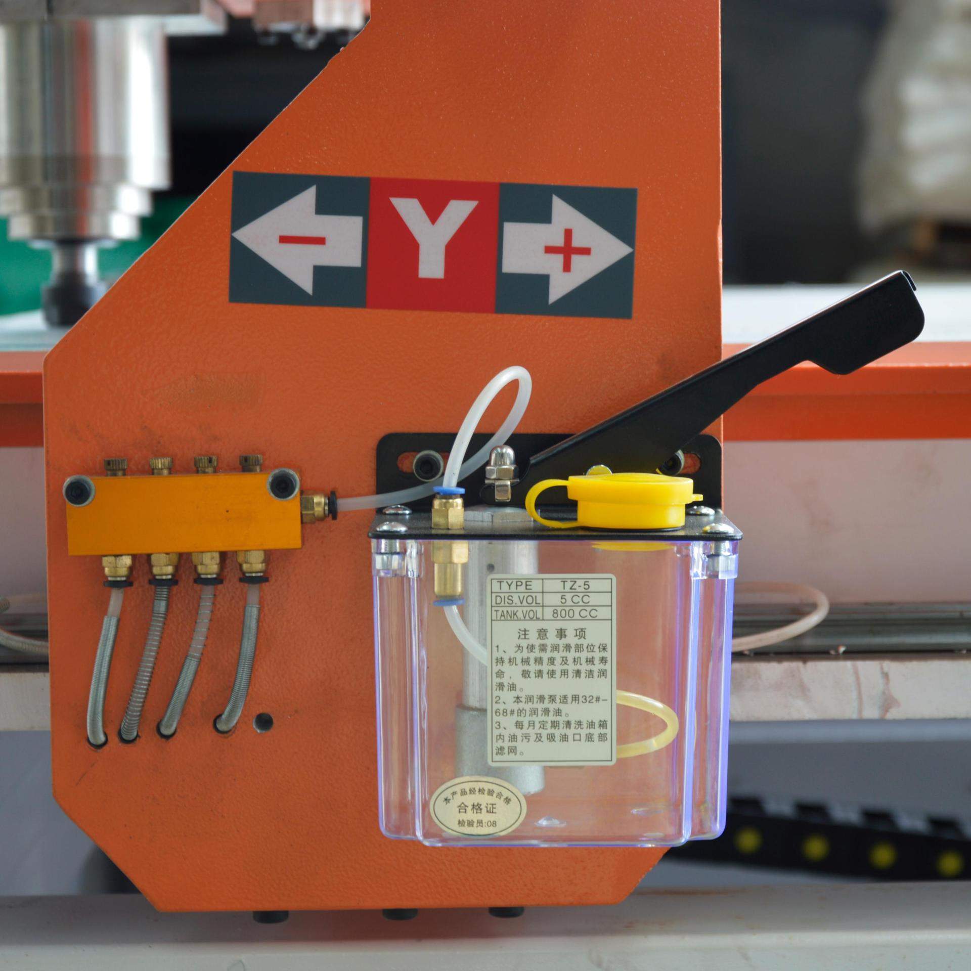 鸿济数控7折1212雕刻机亚克力pvc双色板雕刻机金属雕刻机小标牌