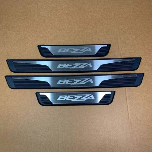 适用北鹿大BEZZA外置门槛条*4迎宾踏板（塑料D款亮黑拉丝）