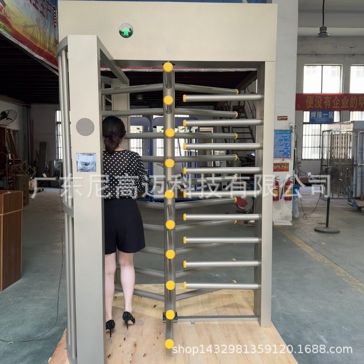 单通道双向旋转棍闸尼高迈厂家供应刷卡指纹人脸识别门禁全高转闸