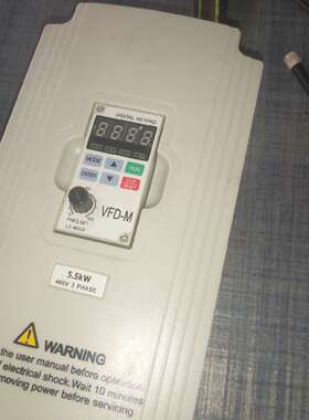议价台达变频器380V 5.5KW 橙色漂亮维修
