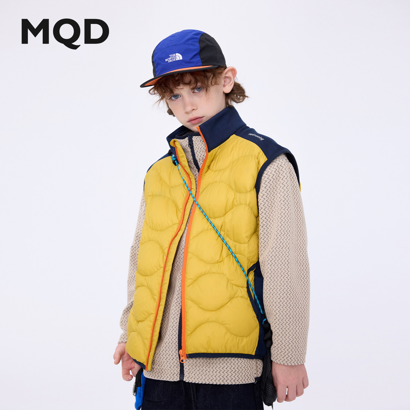 MQD男童针织立领拉链棉马甲图片