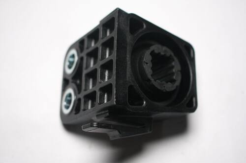 P5J1-15-241适用于马自达J59/J59Y水箱上支架 R