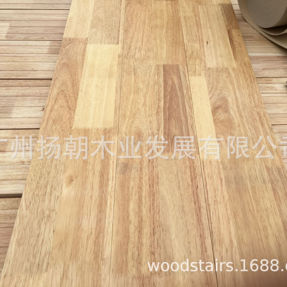 橡胶木实木楼梯踏板防滑耐磨