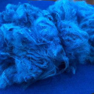 现货2.5-6D纺纱不织布毛毡布针刺无纺布涤纶彩色短纤维涤纶短纤