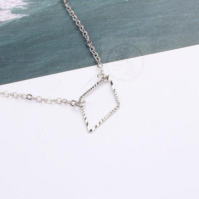 。Accessories are fashionable, simple, fashionable, exquisit