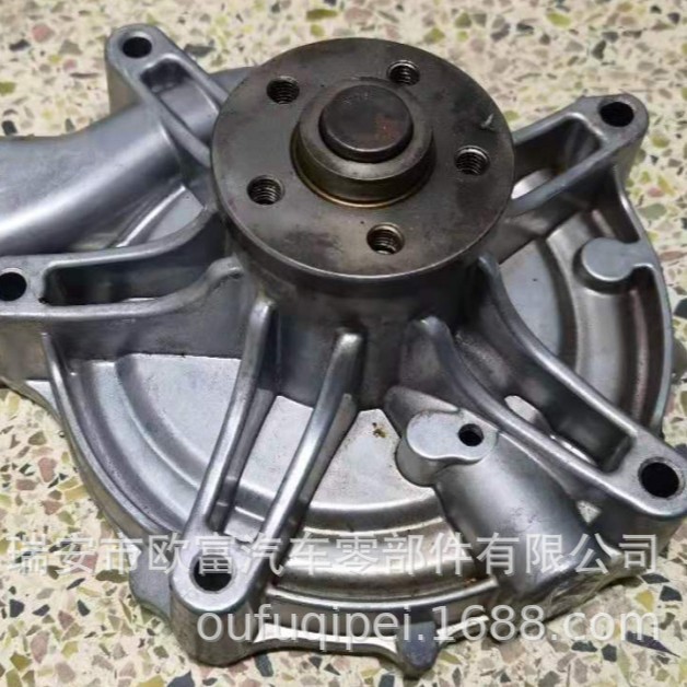 汽车配件汽车水泵D9/D13/D16/EC380/20744939冷却剂泵通用水泵