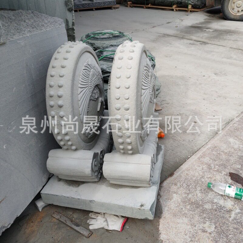一对青石抱鼓石门墩别墅庭院