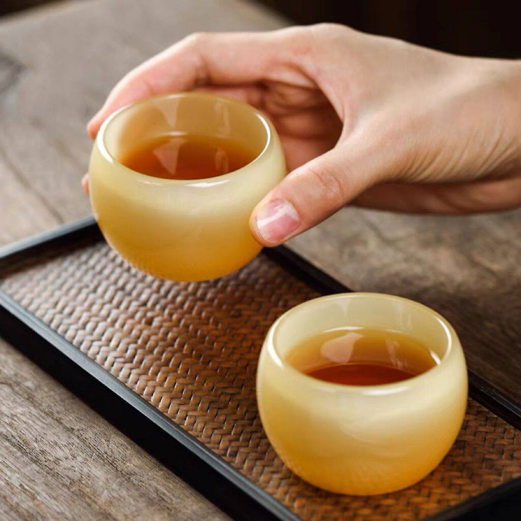 天然老黄玉茶杯酒杯功夫茶具养生高端玉石单个主人杯套装玉器小号