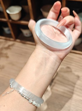 白月光手镯女款高冰种玉髓石英岩玉石猫眼效应新中式国风贵妃玉镯