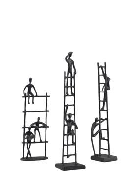 简约现代金属黑色攀登人物摆件样板房售楼部家居客厅创意软装饰品