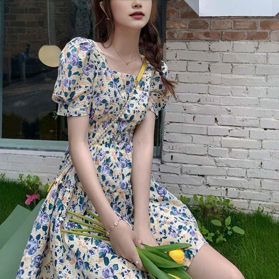 连衣裙女夏装2026新款法式超仙森系收腰显瘦泡泡袖别致碎花裙子潮