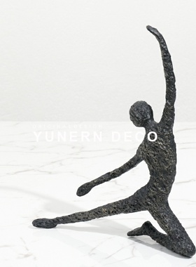 简约现代抽象铸铁人物软装饰品家居样板间售楼处雕塑人像家居摆设