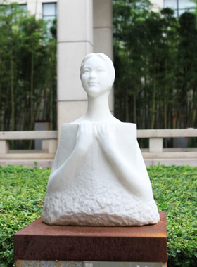 看书女孩抽象艺术石雕公园展览馆人物玻璃钢铸铜校园定制景观雕塑