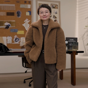 一支探戈丨小个子极简 MM同源翻领短款骆驼绒泰迪外套2540901