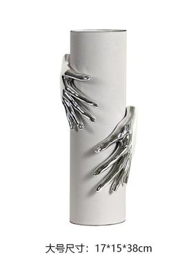 现代简约轻奢高档拥抱花瓶手势手掌皮革花瓶摆件样板间方客厅桌面