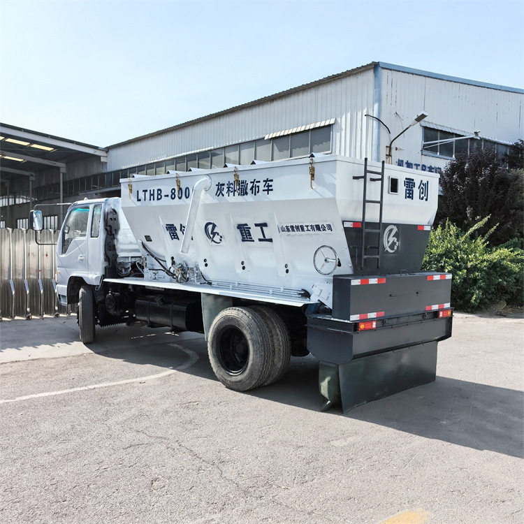 液压控制消解灰撒料车  干湿两用路面铺灰机  生产厂家