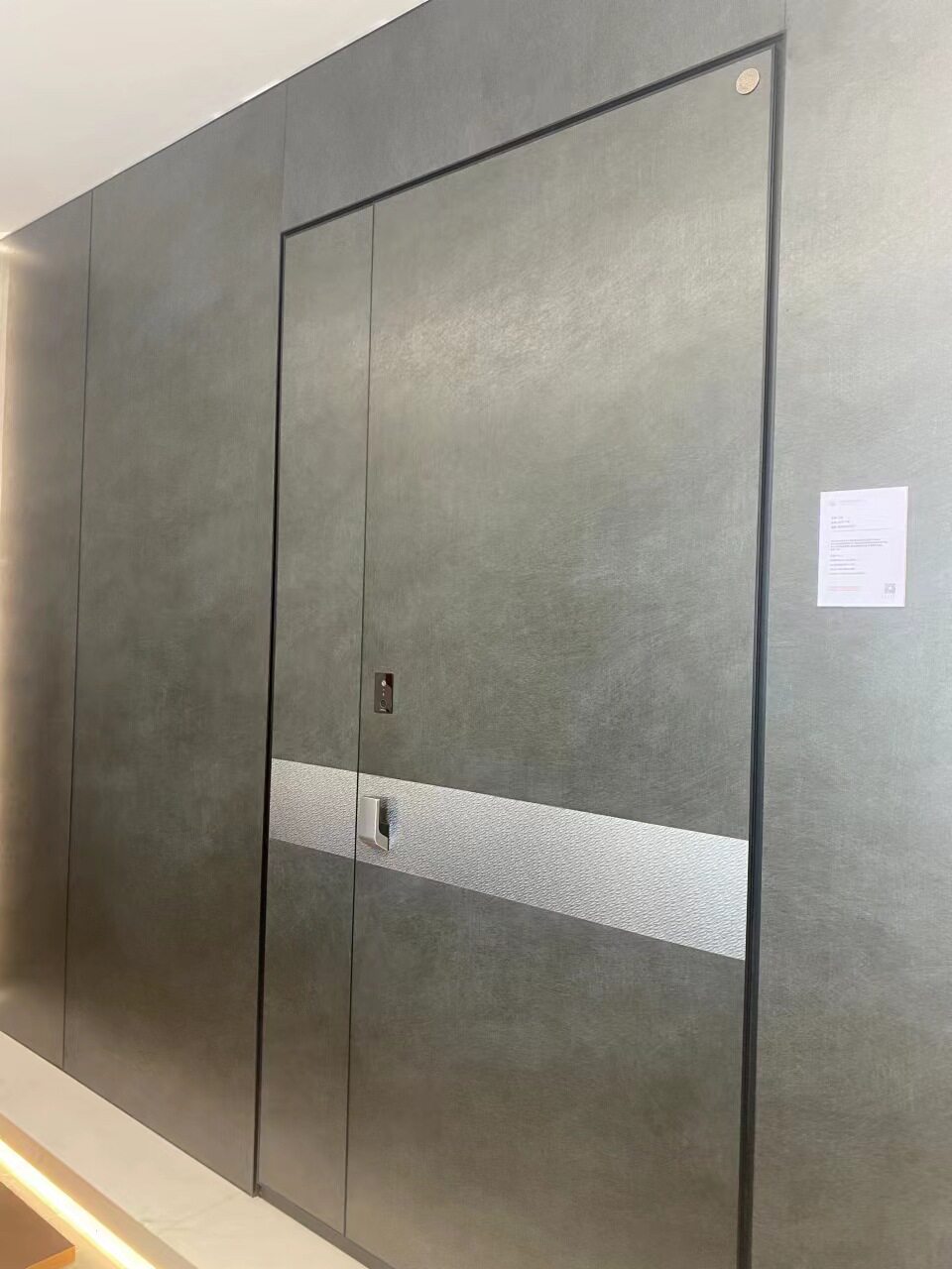 设计师款岩板双面铝板入户门